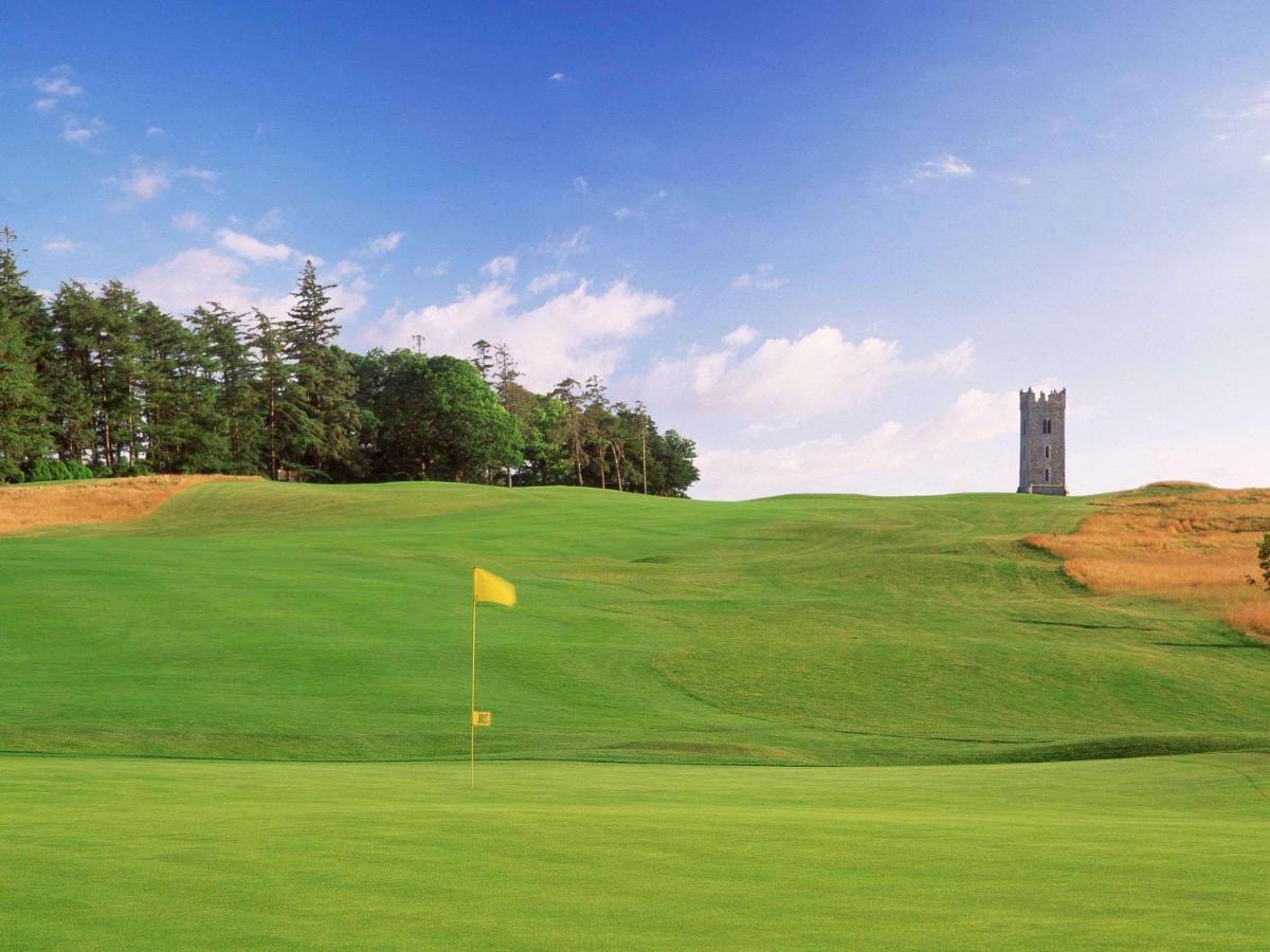 カールトン・ハウス・ホテル メイヌース エクステリア 写真 The 18th green