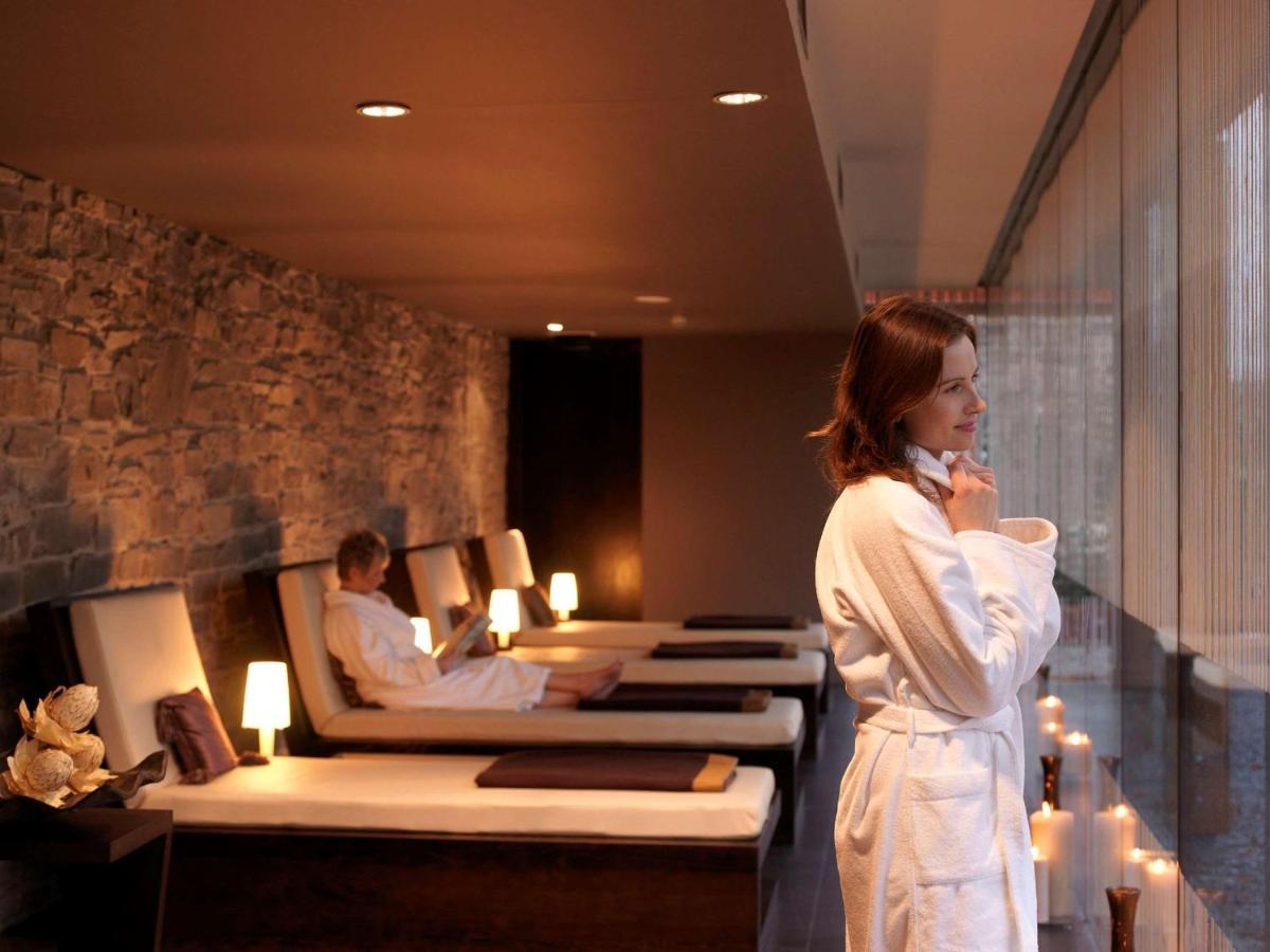 カールトン・ハウス・ホテル メイヌース エクステリア 写真 The spa at The Westin Palace Madrid