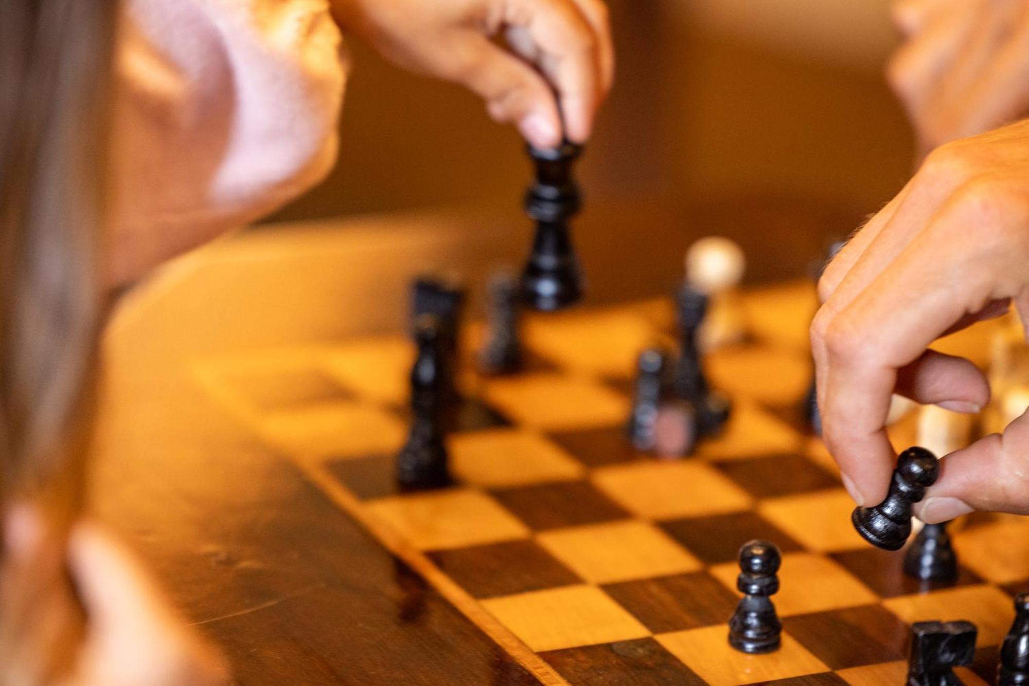カールトン・ハウス・ホテル メイヌース エクステリア 写真 Chess